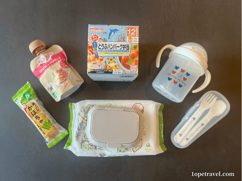 離乳食、手口ふき、カトラリーなどのお食事グッズ