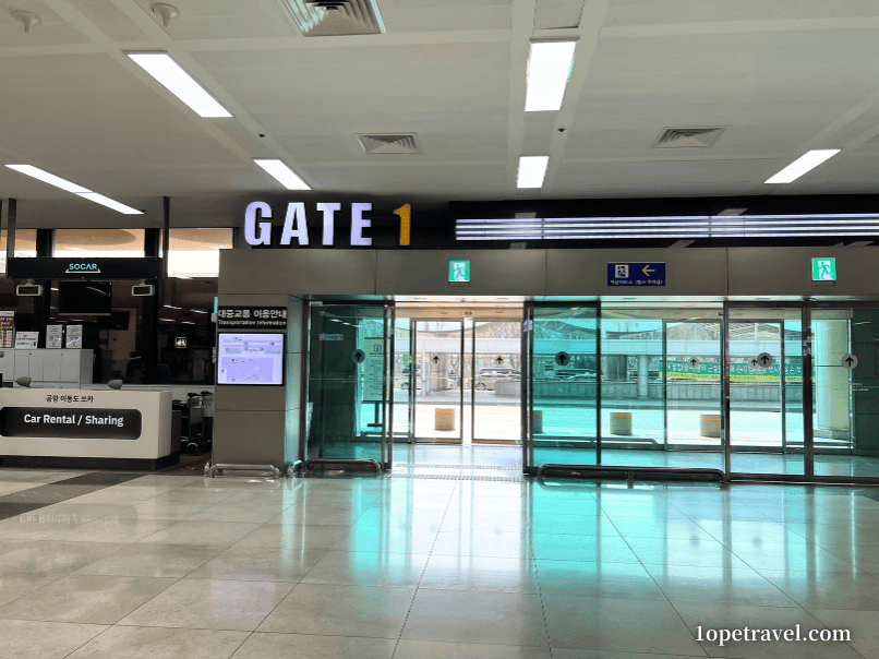金浦空港到着ロビーGATE1