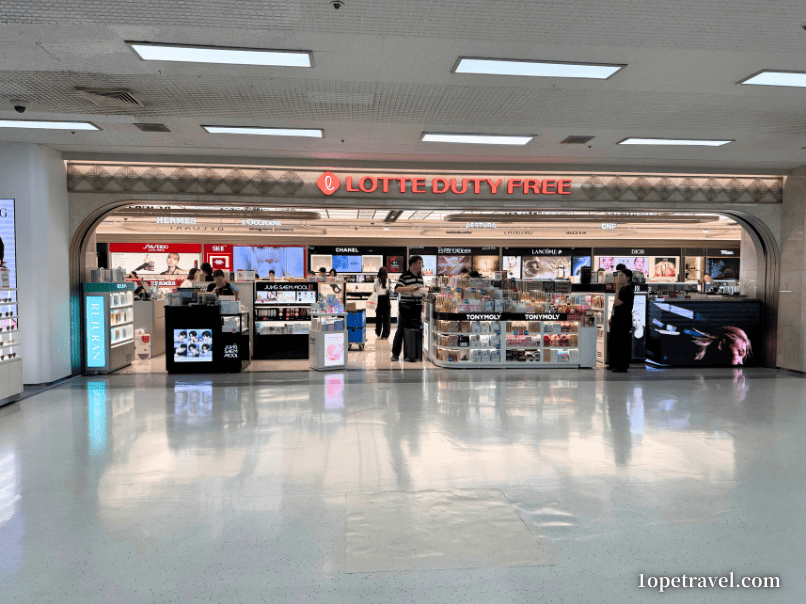 金浦空港出国後エリアのLOTTE DUTY FREE
