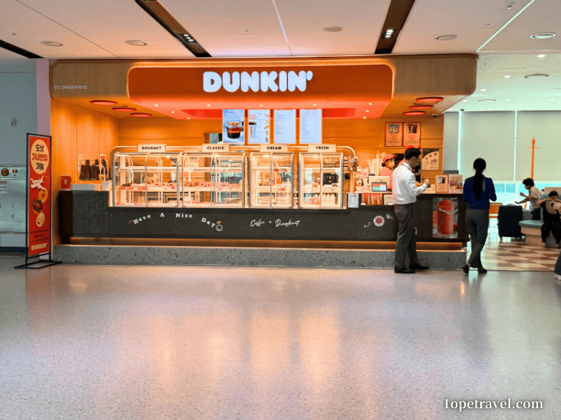 金海空港出国前エリア2階 DUNKIN DONUTS